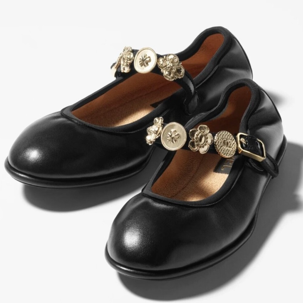CHANEL 24A Metiers D'Art Leather Mary Jane Charm Strap Flat Ballerina Shoes